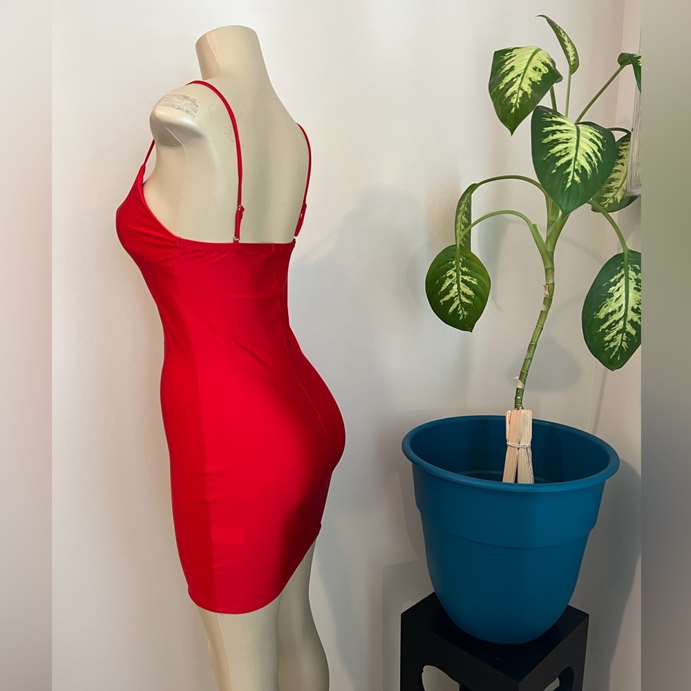 Mind Code Red T-strap Body-con Mini Dress - Picture 10 of 10